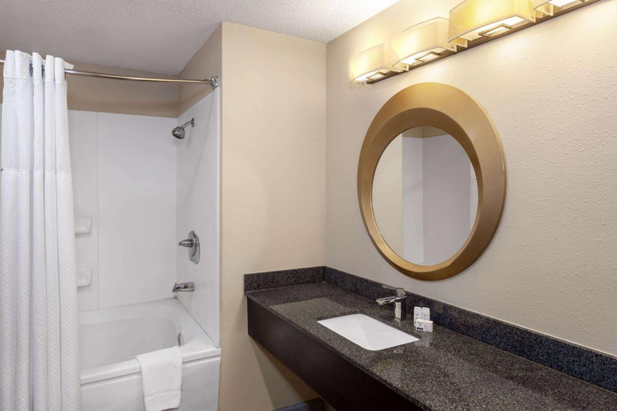 Baymont By Wyndham Copley Akron מראה חיצוני תמונה